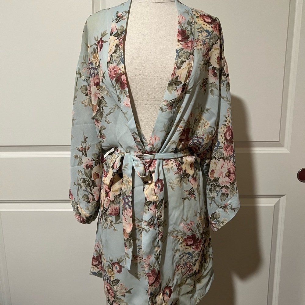 Victoria's Secret Blue and Pink Floral Robe Wrap-Style